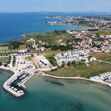 Apartments Le Mare - Pool, Sandstrand, Meerblick, W-Lan, Grill Привлака Экстерьер фото
