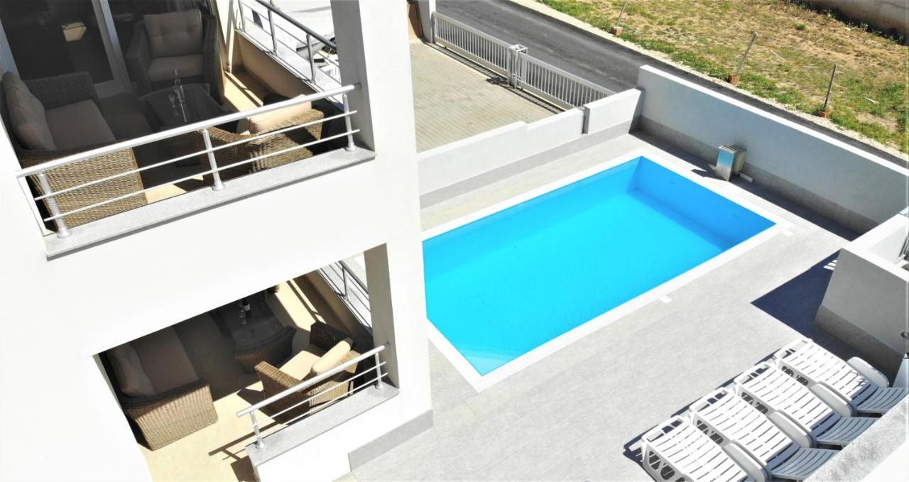Apartments Le Mare - Pool, Sandstrand, Meerblick, W-Lan, Grill Привлака Экстерьер фото
