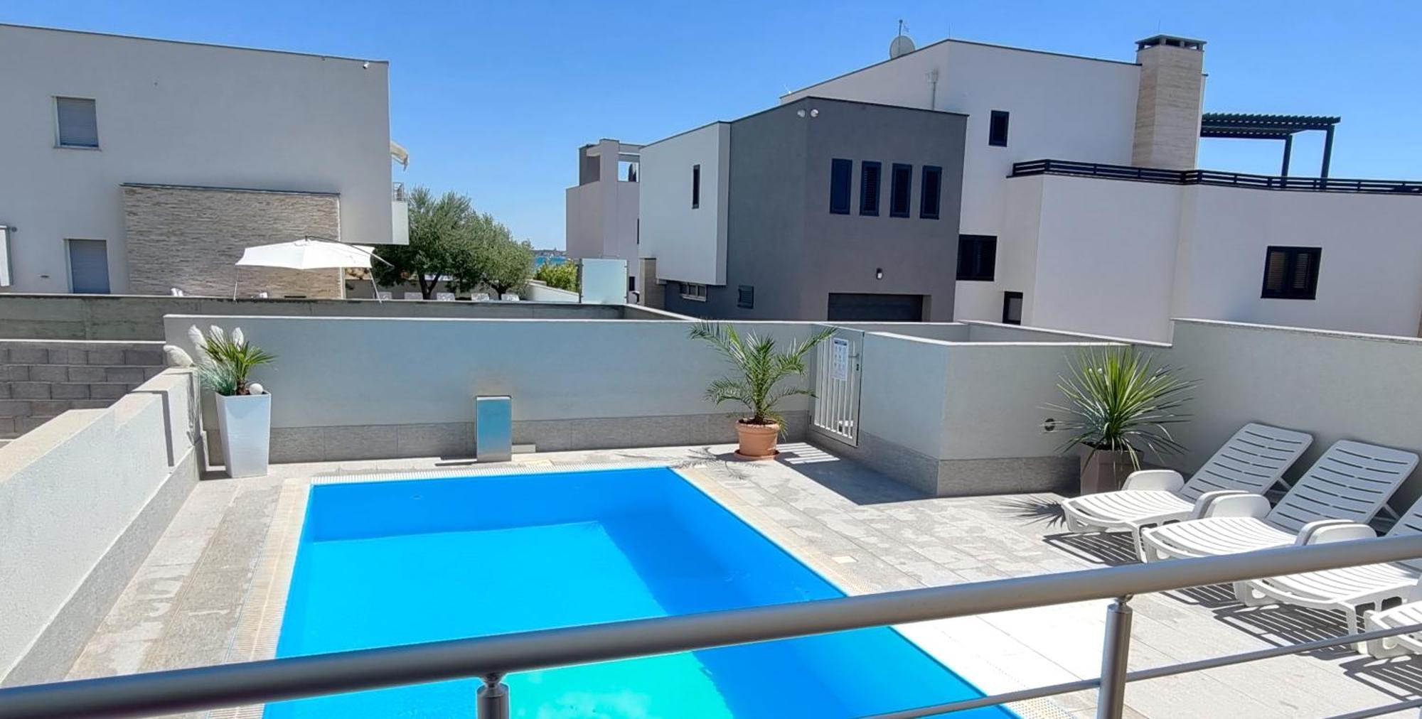 Apartments Le Mare - Pool, Sandstrand, Meerblick, W-Lan, Grill Привлака Экстерьер фото