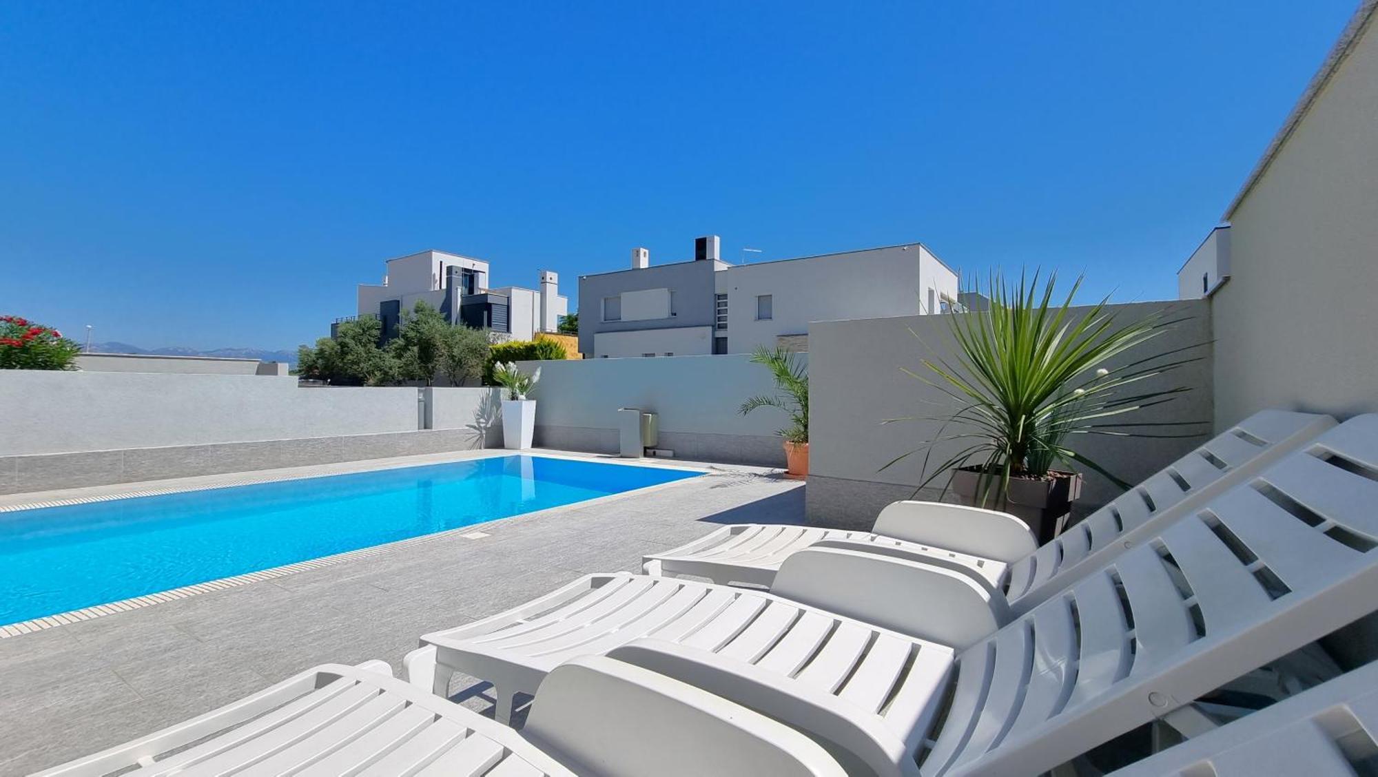 Apartments Le Mare - Pool, Sandstrand, Meerblick, W-Lan, Grill Привлака Экстерьер фото