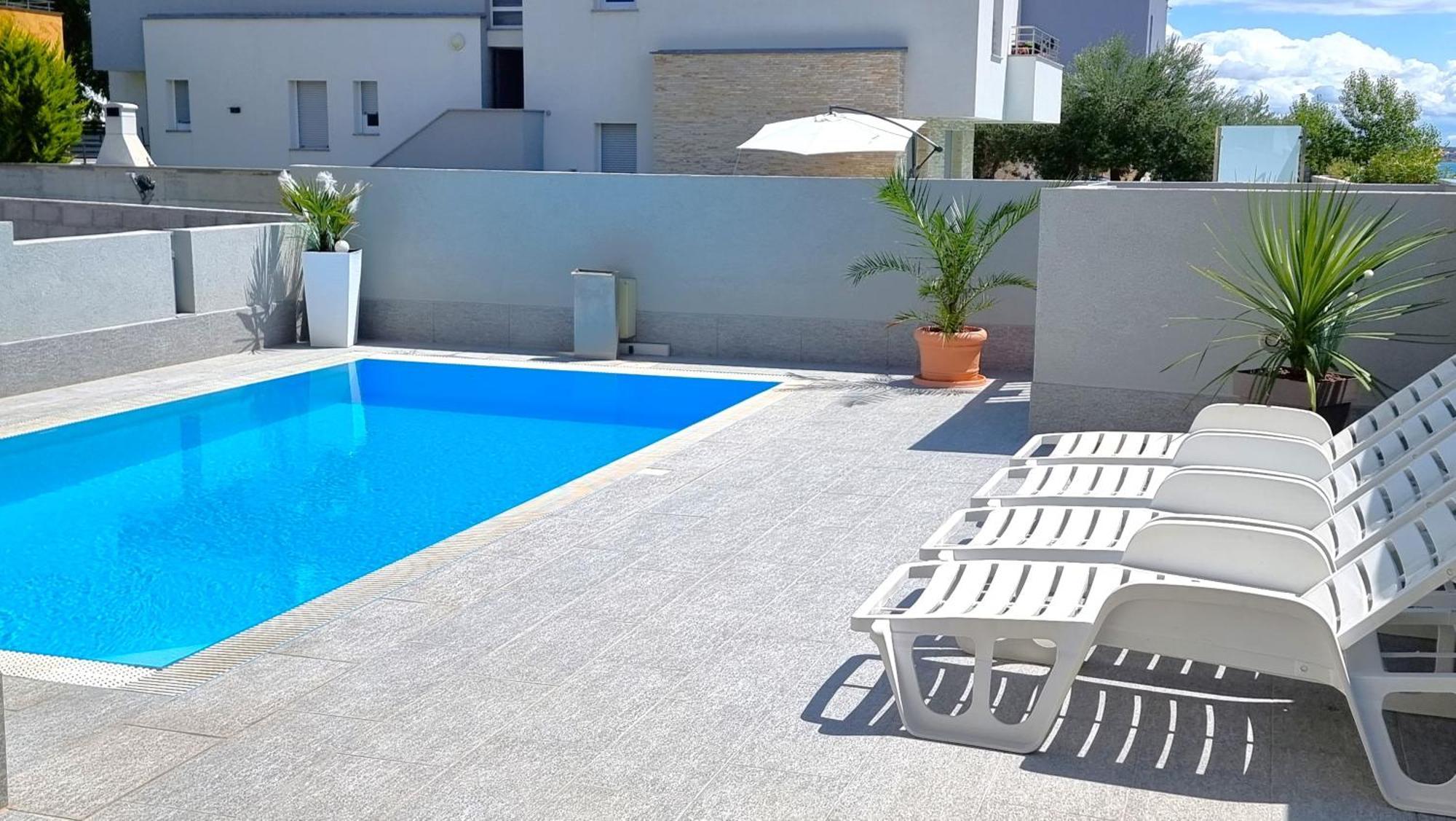 Apartments Le Mare - Pool, Sandstrand, Meerblick, W-Lan, Grill Привлака Экстерьер фото