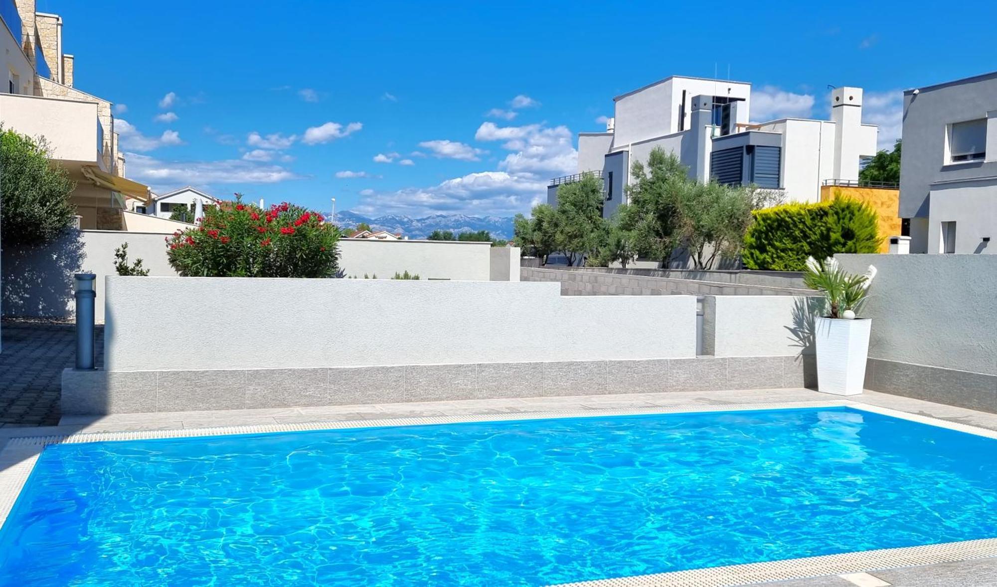 Apartments Le Mare - Pool, Sandstrand, Meerblick, W-Lan, Grill Привлака Экстерьер фото