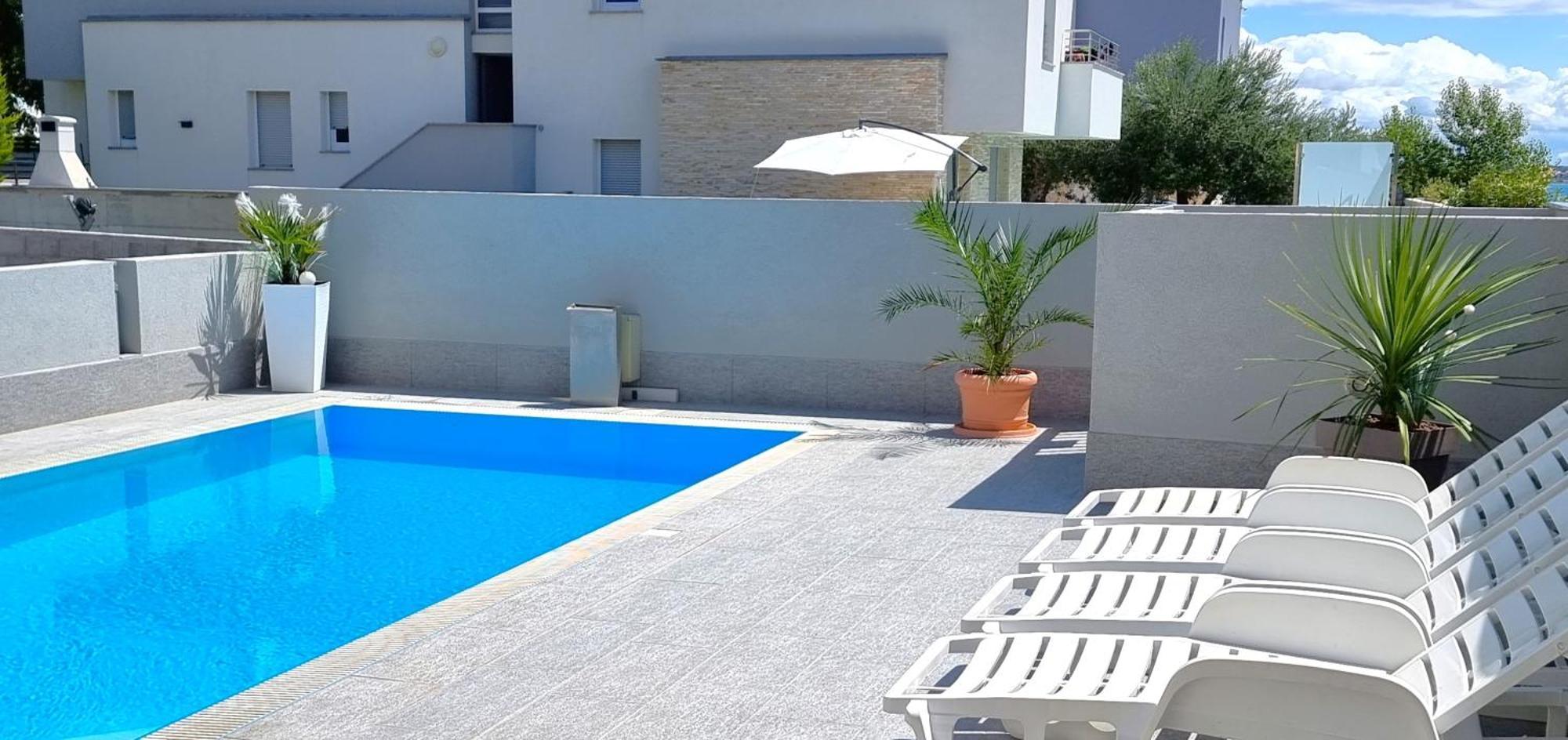 Apartments Le Mare - Pool, Sandstrand, Meerblick, W-Lan, Grill Привлака Экстерьер фото